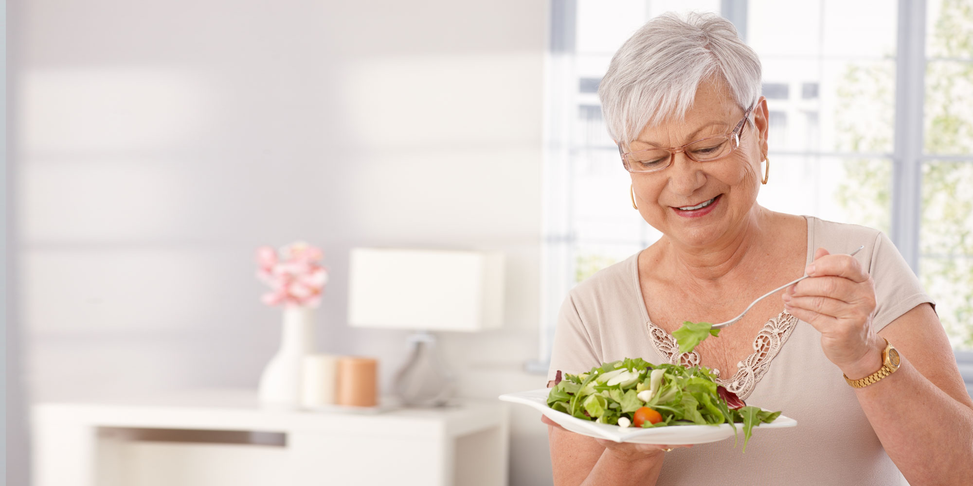 dentures patient eating